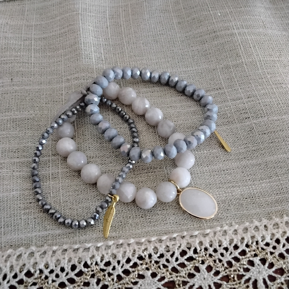 Elegant Gold and White Beaded Bracelet Set